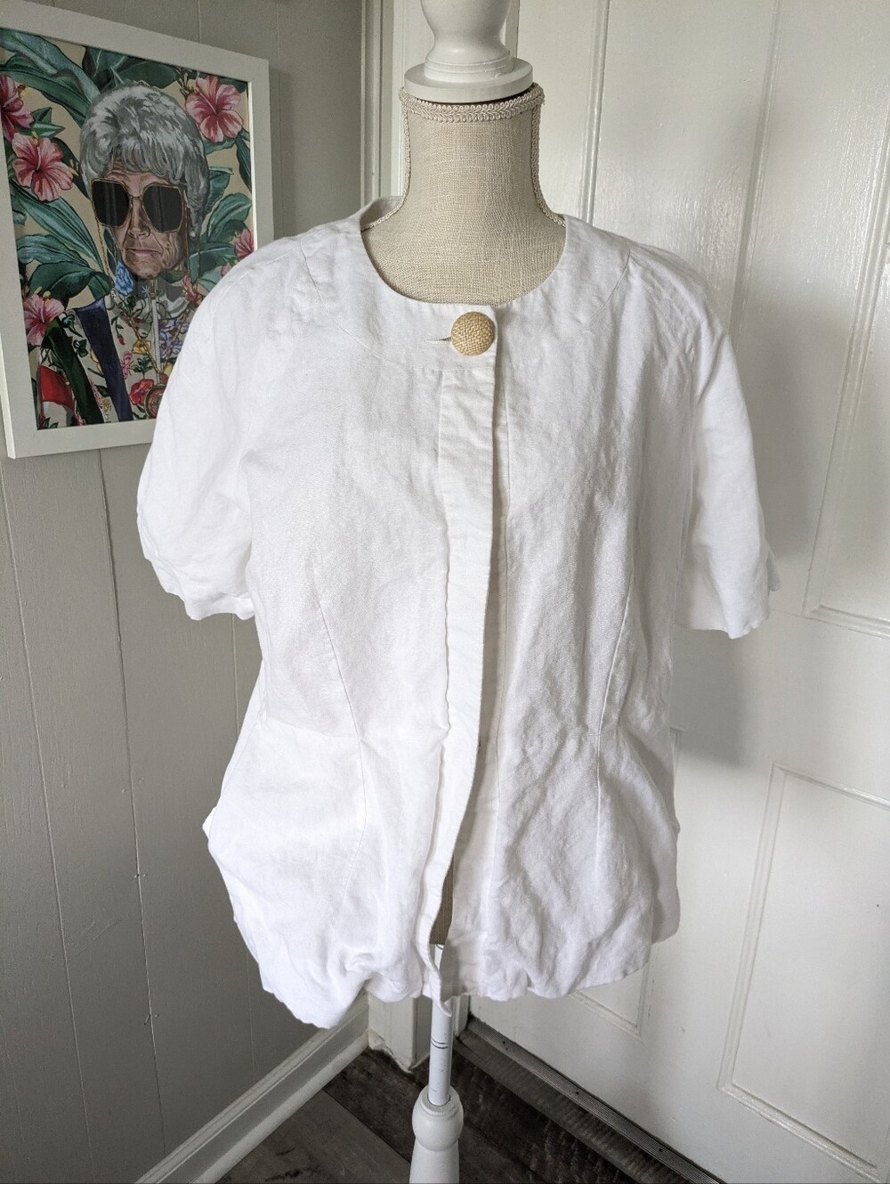 Jaclyn Smith White Linen Blend Jacket Short Sleeve‎ Accent Button Size L Coastal